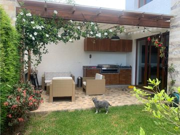 VENDO HERMOSA CASA EN QUITO SECTOR TUMBACO