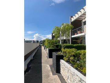 VENDO HERMOSA CASA EN QUITO SECTOR TUMBACO