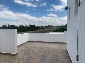 VENDO HERMOSA CASA EN QUITO SECTOR TUMBACO