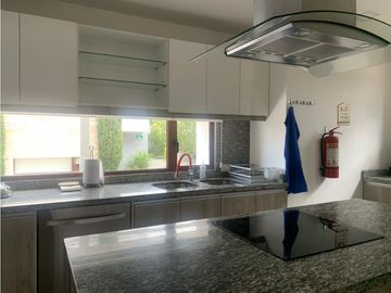 VENDO HERMOSA CASA EN QUITO SECTOR TUMBACO