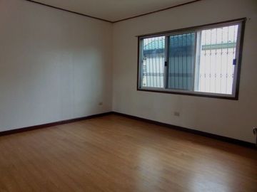 Semi-Furnished 3 Bedrooms Apartment in Banilad Cebu City