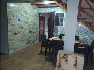 VENTA CASA CERRO AZUL
