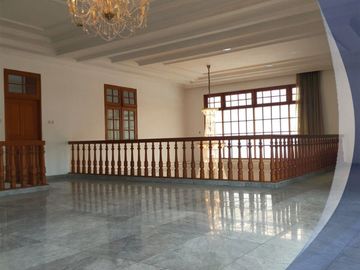Rumah Mewah, Area Elite Menteng, Jalan Maluku, Jakarta Pusat