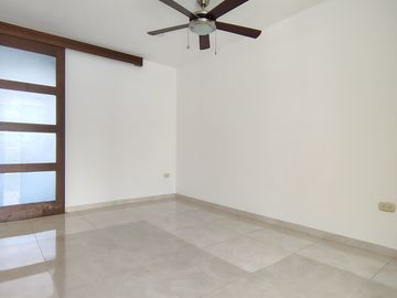 COD. 571 - SE VENDE APARTAMENTO - BARRIO: VENECIA I