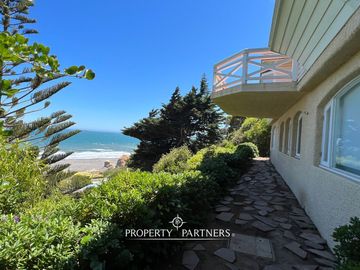 Casa con espectacular vista al mar