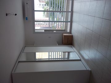 Edificio nuevo! 2 amb., 60 mts propios divisible en 3, con amplias fac! Apto credito bancos,.Posesion ya! balcon con parrilla propia, opcion cochera