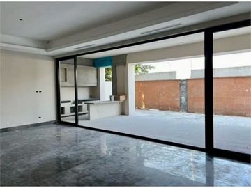 Casa en Venta en Almena Valle Poniente Santa Catarina