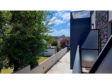 VENTA TRIPLEX A ESTRENAR EN HOUSING BARRIO SANTA RITA VILLA CARLOS PAZ