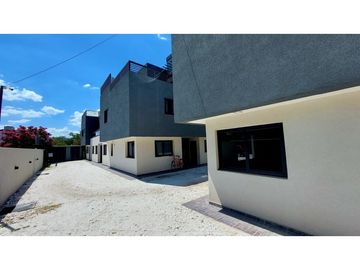VENTA TRIPLEX A ESTRENAR EN HOUSING BARRIO SANTA RITA VILLA CARLOS PAZ