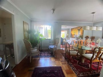 Casa en Venta en AMPLIO JARDÍN CON PISCINA..