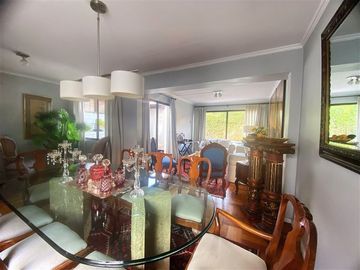 Casa en Venta en AMPLIO JARDÍN CON PISCINA..