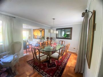 Casa en Venta en AMPLIO JARDÍN CON PISCINA..