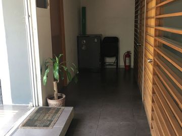 EDIFICIO MULTIUSOS DE DOS FRENTES CON LOCAL, SAN SIMON TICUMAC, BENITO JUAREZ