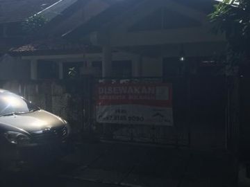 Rumah 1.5 Lantai, asri, nyaman dan tenang dimegapolitan cinere