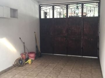 Rumah 1.5 Lantai, asri, nyaman dan tenang dimegapolitan cinere
