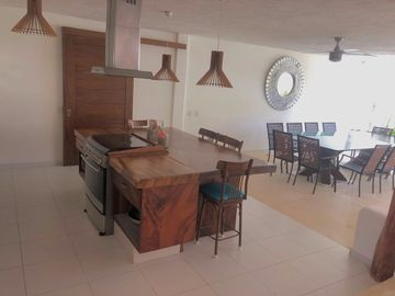 Casa Sola en El Podrido, Acapulco de Juárez, Guerrero CAEN-Er-922-Cs