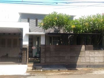 Rumah Nginden Intan Barat Surabaya
