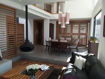 Venta casa 3 dormitorios, amplio jardín, Conjunto Privado, sector Nayón