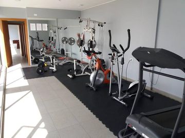 Venta casa 3 dormitorios, amplio jardín, Conjunto Privado, sector Nayón