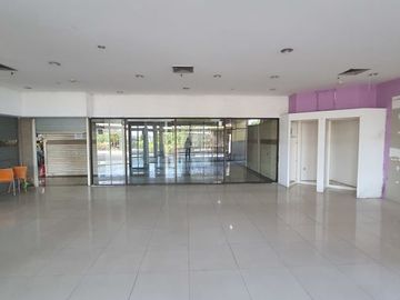 DTC Wonokromo Toko Stand Siap Pakai