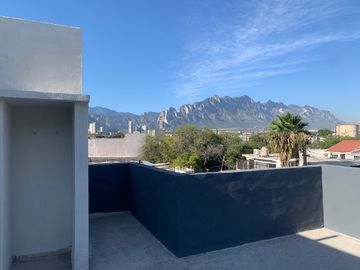 CASA EN VENTA LA FAMA SANTA CATARINA