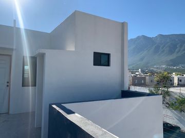 CASA EN VENTA LA FAMA SANTA CATARINA