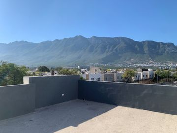 CASA EN VENTA LA FAMA SANTA CATARINA