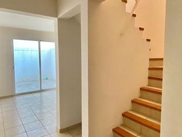 Casas en Venta en Misión San Joaquín, 3 Recamaras, 2.5 Baños, Gran Ubicación