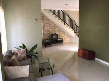 Rumah diJual di Cinangka, Depok. Full furnished