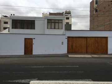 CASA COMO TERRENO en VENTA en TACNA - AL LADO DEL HOTEL VIÑA DEL MAR