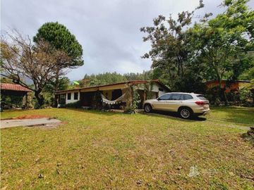 VENDO CASA 1445 MTS2 EN ALTOS DEL MARIA