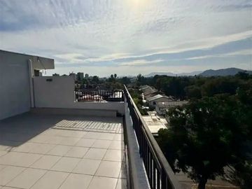 Amplio duplex , con quincho privado, 3D, 3B, 3E y B, seguro
