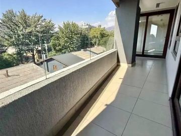 Amplio duplex , con quincho privado, 3D, 3B, 3E y B, seguro