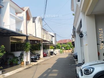 Dijual Rumah Minimalis 2 Lantai Di Lebak Bulus