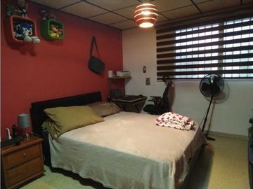 Se Vende Hermosa Casa dos Niveles en Betania