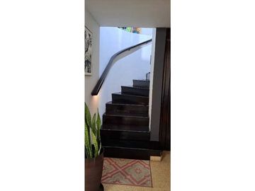 Se Vende Hermosa Casa dos Niveles en Betania