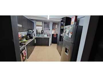 Se Vende Hermosa Casa dos Niveles en Betania