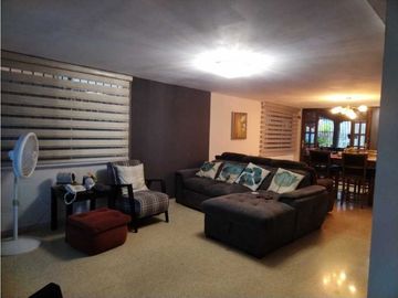 Se Vende Hermosa Casa dos Niveles en Betania