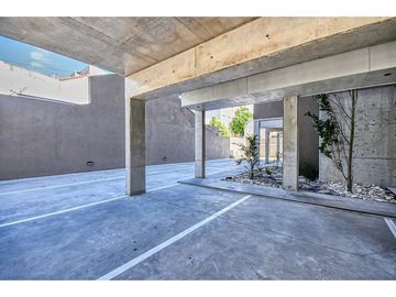 Departamento a estrenar de 2 ambientes con balcón. Zona Güemes.