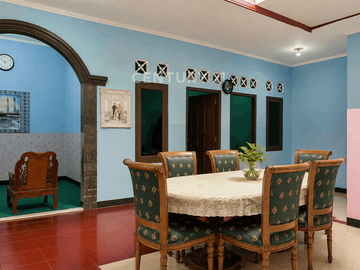 Rumah Pinggir Jalan Triharjo Sleman Cocok Untuk Hunian