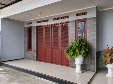 Rumah Pinggir Jalan Triharjo Sleman Cocok Untuk Hunian