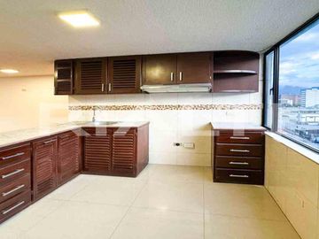 Departamentos remodelados en venta sector Clínica Pichincha