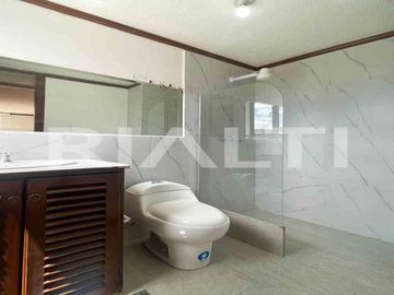 Departamentos remodelados en venta sector Clínica Pichincha