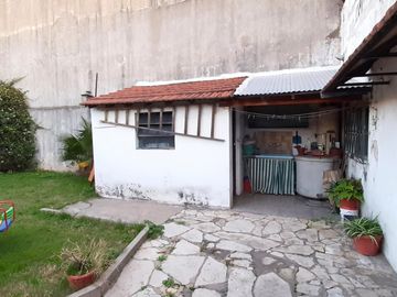 EXCELENTE PH DE 3 AMB MUY LUMINOSO Y AMPLIO ULTIMA UNIDAD EN EL LOTE CON GRAN PATIO Y MUY BONITO JARDIN