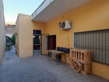 EXCELENTE PH DE 3 AMB MUY LUMINOSO Y AMPLIO ULTIMA UNIDAD EN EL LOTE CON GRAN PATIO Y MUY BONITO JARDIN
