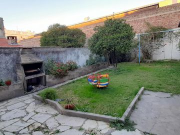 EXCELENTE PH DE 3 AMB MUY LUMINOSO Y AMPLIO ULTIMA UNIDAD EN EL LOTE CON GRAN PATIO Y MUY BONITO JARDIN