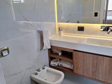 4 AMB, PISCINA , SUM, SAUNA , DSEG 24 HS , COCHERA , A NUEVO