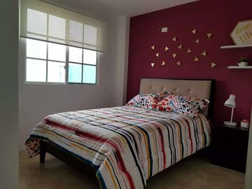 Venta de casa 4 Dormitorios en Urb. Casalaguna Etapa Brisana Cerca Riocentro Dorado.