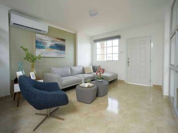 Venta de casa 4 Dormitorios en Urb. Casalaguna Etapa Brisana Cerca Riocentro Dorado.