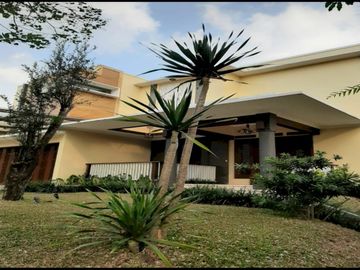 JUAL RUMAH MEWAH FULL FURNISHED DI DAGO PAKAR BANDUNG